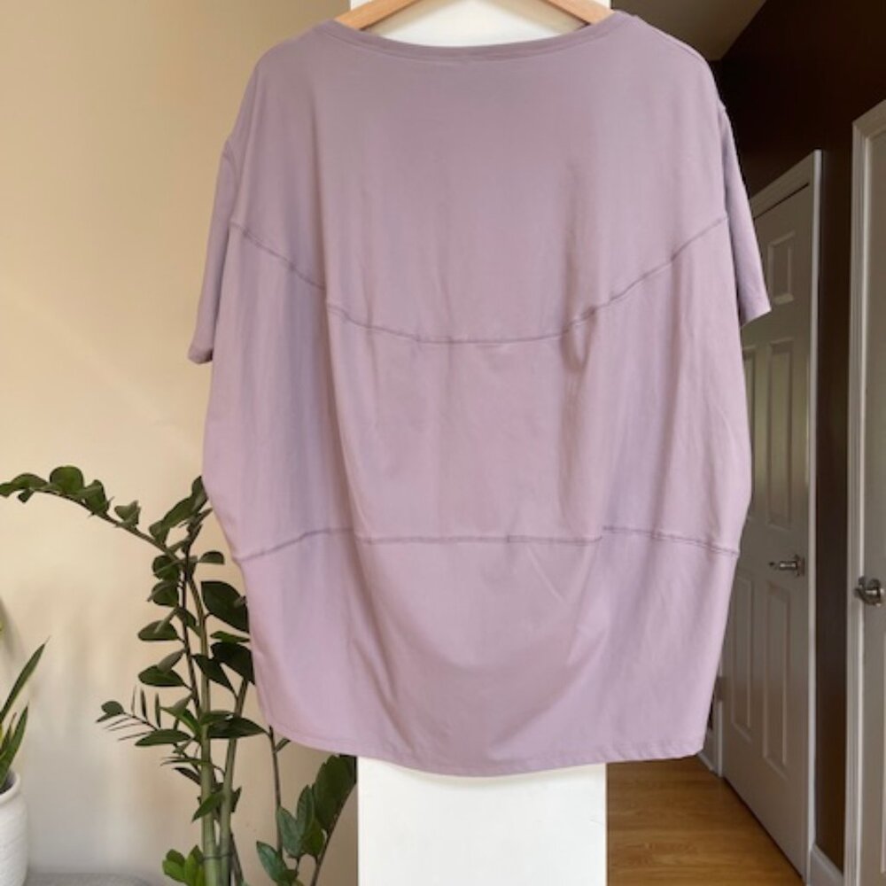 NEW Long scooped back Short Sleeve Shirt